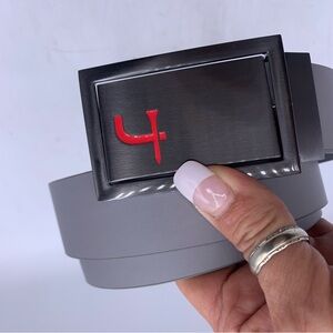 SHORT PAR 4 GRAY LEATHER BELT-SIZE 30-36 LIKE NEW